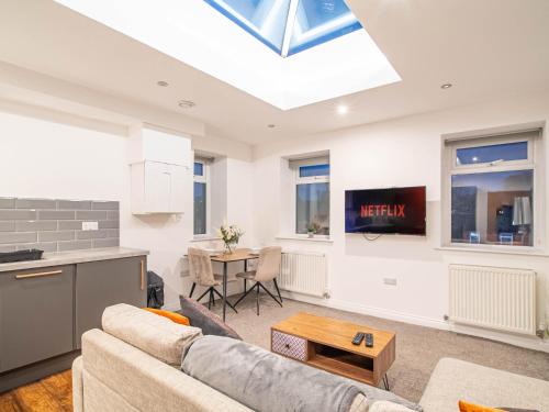 Kirkheaton Apartment | Hotl Aparts at The Deal House