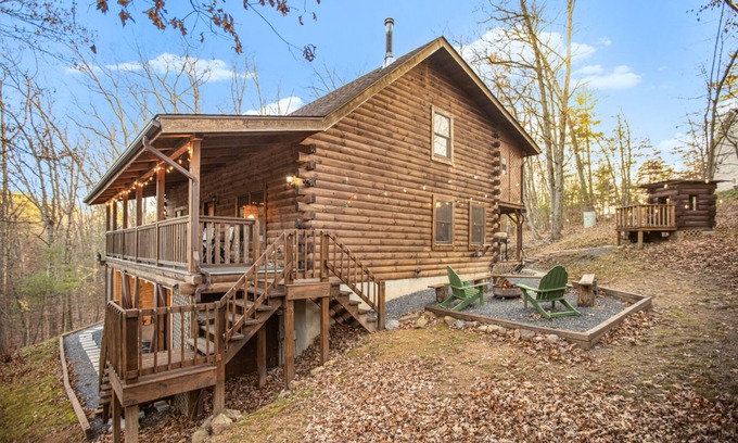 Mount Jackson Cabin | HotTub, Gym, Theater, PetFriendly, 8min to slopes!