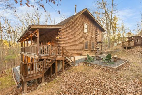 Mount Jackson Ski Chalet | HotTub, Gym, Theater, PetFriendly, 8min to slopes!