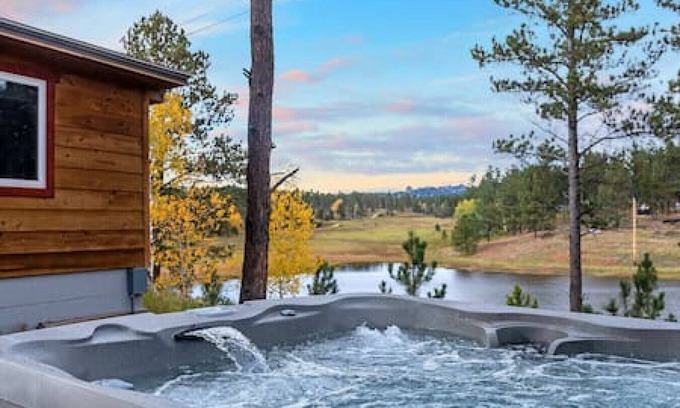 Custer Cabin | Hottub Hideaway: Firepit + Sauna + Views + Wildlife