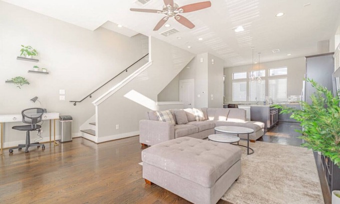 Washington Ave./ Memorial Park House | HOU Gold Experience STR · Stunning Townhouse with Rooftop Terrace. No Cleaning Fee~