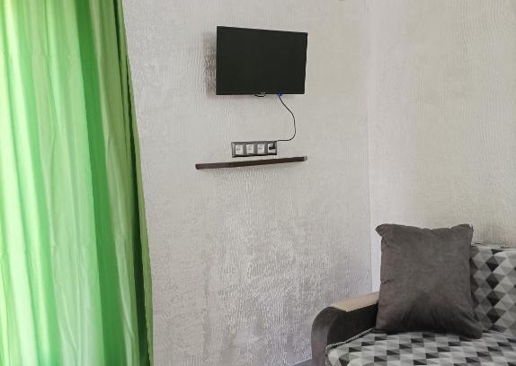 Petropavlivs'ka Borshchahivka Apartment | House&House 84