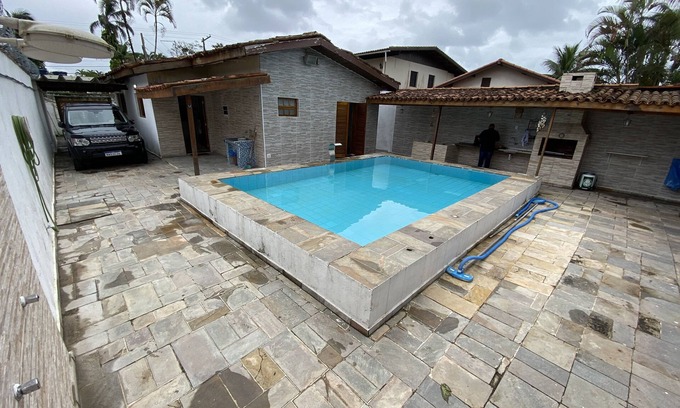 Balneario Praia do Pernambuco House | House 10hospedes 300 meters from the beach Guaruja-SP