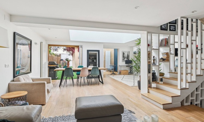 Plateau - Mont-Valerien House | HOUSE - 160m2 - LA DEFENSE - WITH OUTDOOR SPACE