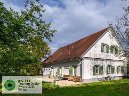 Domzale Apartment | House 1797 - Charm of Slovenian Vintage