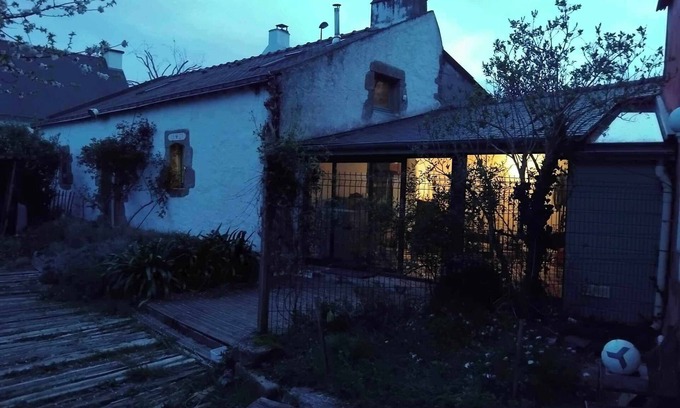Saint-Gildas-de-Rhuys House | House 1827, walking distance to the beach, 3 people