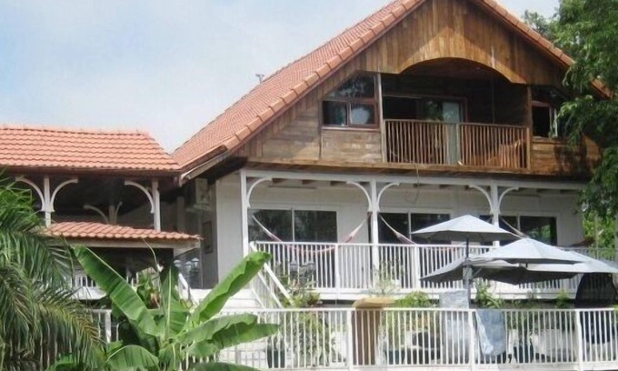Kribi House | House 2 bedrooms Living room kitchen
