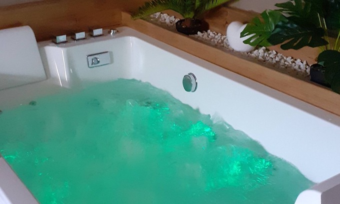 Argenteuil-sur-Armancon House | House 2 pers balneotherapy / spa / private jacuzzi near Chablis