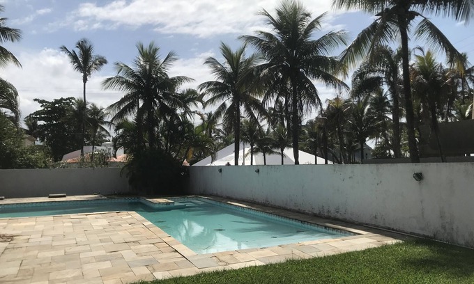Balneario Praia do Pernambuco House | House 20 meters from the beach/Guaruja