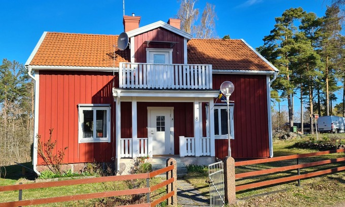 Oskarshamn Municipality House | House 200m from the water
