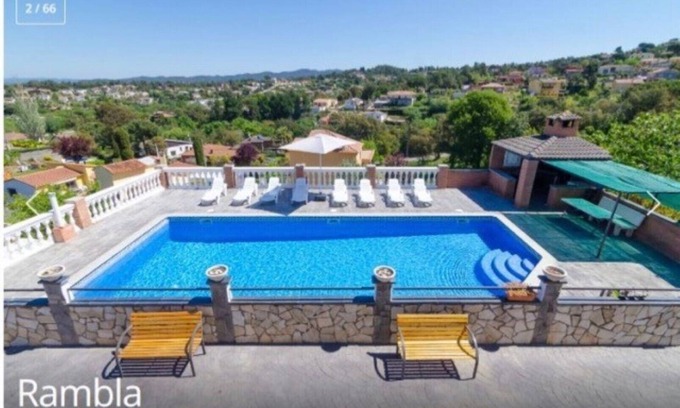Mont Barbat House | HOUSE 270M2 TWO INDEPENDENT PLANTS POOL AND BARBECUE 8 ROOMS