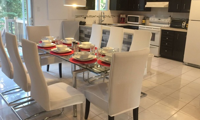 Laval-des-Rapides House | House 2floors next to metro 1500sqft, luminous