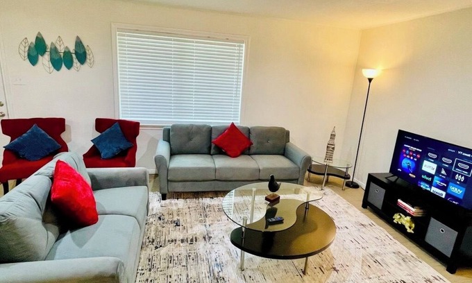 Grogan's Mill House | House 3-Bedroom 2-Baths with FREE Parking, Washer & Dryer, AC, WiFi