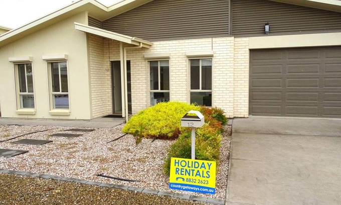Port Hughes House | House ∙ 3 bedrooms ∙ 8 guests