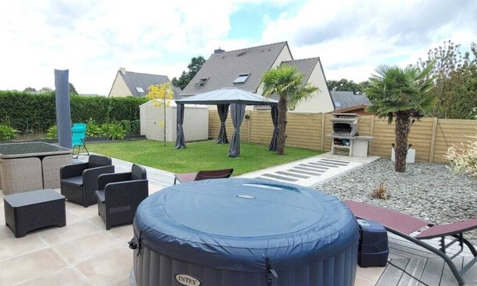 Dol-de-Bretagne House | House 4 bedrooms/8 persons 25' from Mont Saint Michel and Saint Malo