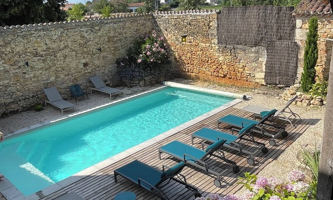 Fumel House | House 4 bedrooms heated pool Fumel Vallée du lot