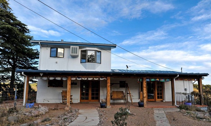 Tyrone House | House ∙ 5 bedrooms ∙ 13 guests