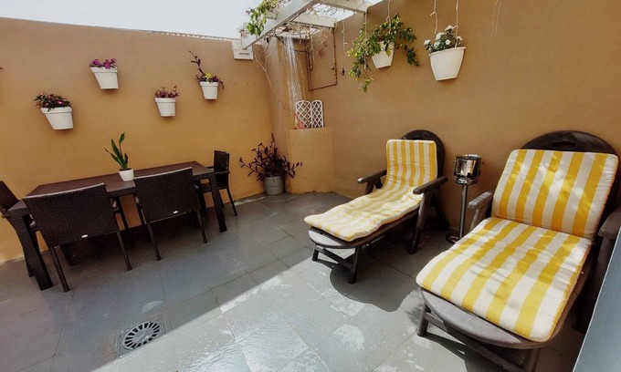 San Isidro House | House 5 min from the South Airport-Ideal for families-Children's play area-Terrace-BBQ