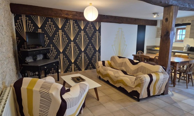 Ternant Apartment | House 6 sleeps 5/6 3 bedrooms 1 bathroom