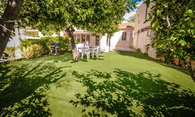 Carqueiranne House | House 60m2, 500m from beaches and shops, large outside garden