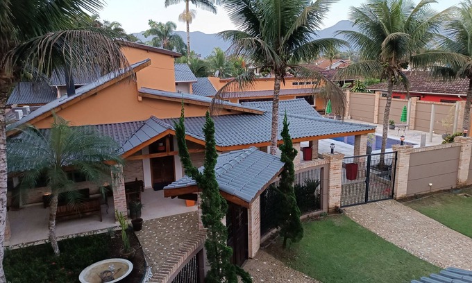 Balneario Mogiano House | House 7 SUITES w/air 150 m from the beach - Cond. closed - Lit. N./SP