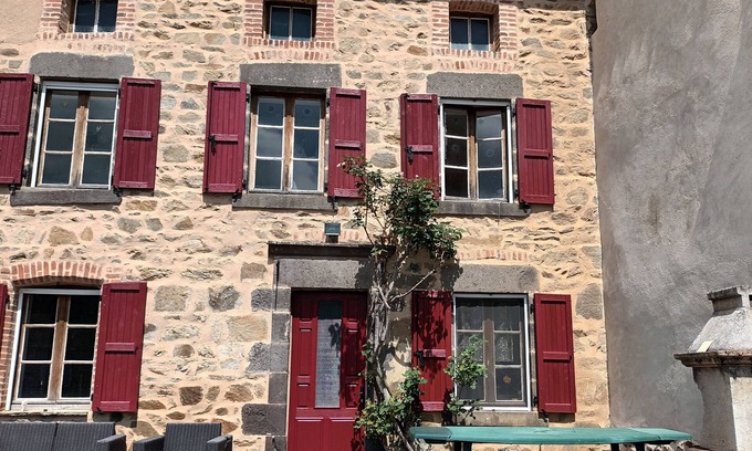 Vieille-Brioude House | HOUSE 8-9 people LAVAUDIEU, most beautiful village in France. Pets allowed.