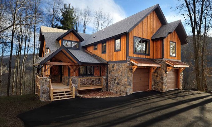 Banner Elk House | House ∙ 8 bedrooms ∙ 24 guests