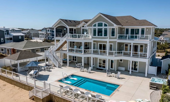 Sandbridge House | House ∙ 9 bedrooms ∙ 22 guests
