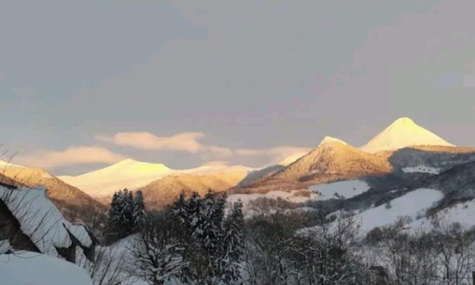 Mandailles-Saint-Julien House | House at the foot of puy mary