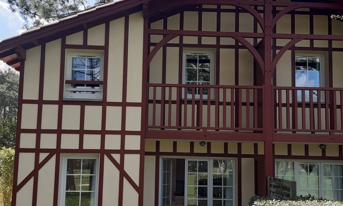 Moliets-et-Maa House | House among the pines, between golf course and ocean