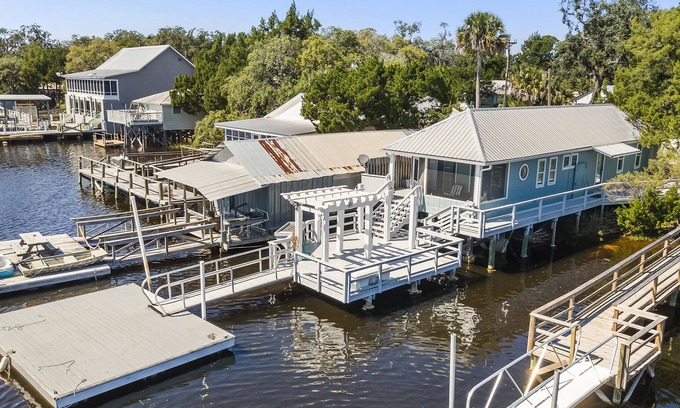 Steinhatchee House | House and dock are completely remodeled and ready for guest.