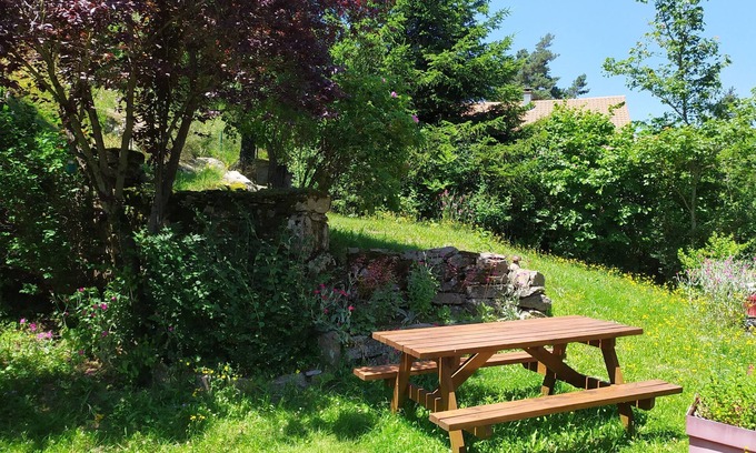Cellier-du-Luc House | House and garden for 6 people near lakes and hiking trails