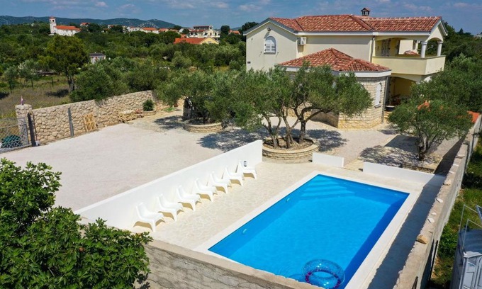 Drage House | House Anna