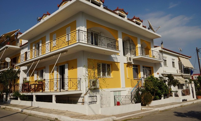 Ireon House | House Antoinet. Ireon Samos