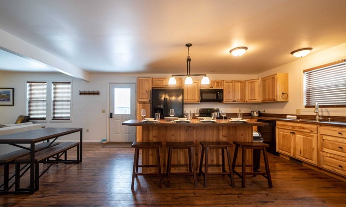 Indian River House | House at Inland Lakes Motel