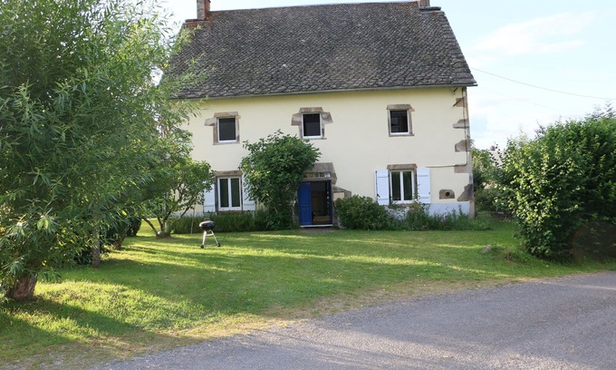 Bourg-Lastic House | House at the foot of the Parc des Volcans d'Auvergne