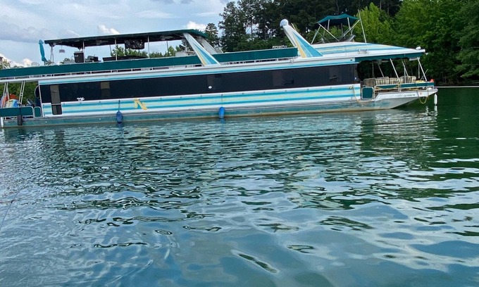 Dewy Rose Boat Rental | House Boat 88 ft Lake Hartwell South Carolina