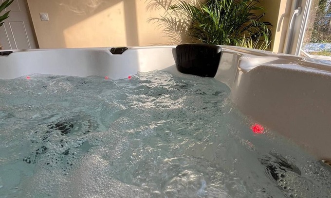 Chalons-en-Champagne House | House bord de Marne 10 persons with swimming pool and jacuzzi