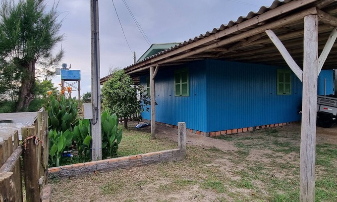 Balneario Arroio do Silva House | House overlooking the sea a few steps from the beach, with kiosk for events
