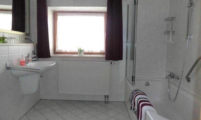Gauting Apartment | House Brigitte - Ferienhof Menzinger