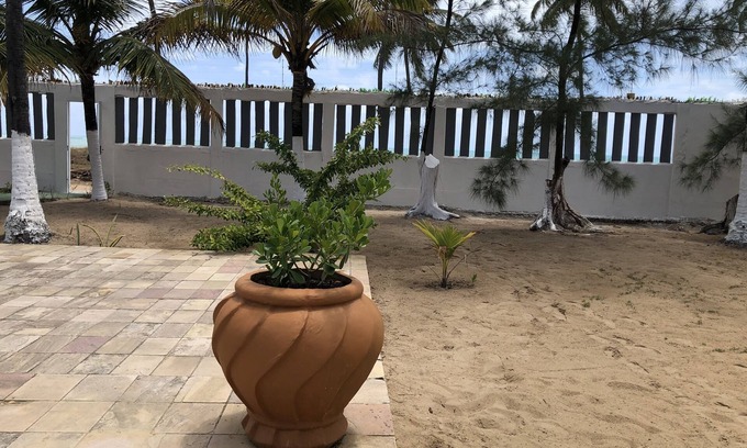 Barra do Sirinhaem House | House by the Sea in Barra de Sirinhaem