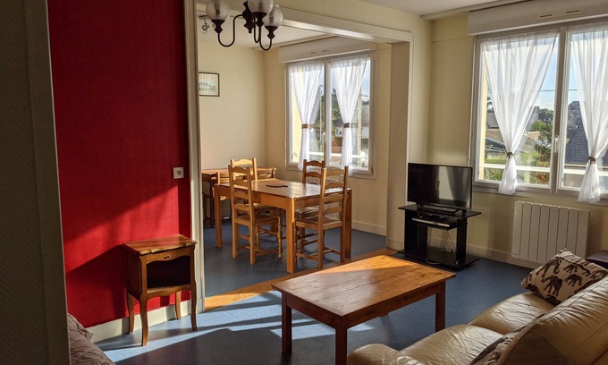 Barfleur House | House center of barfleur