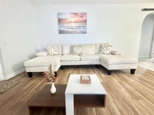 Mill Run Apartment | House close to all the parks in Kissimmee
