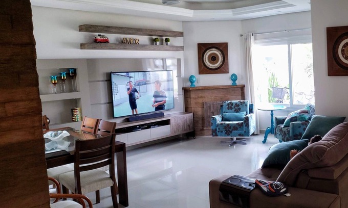 Xangri-La House | House Closed Condominium - Las Palmas