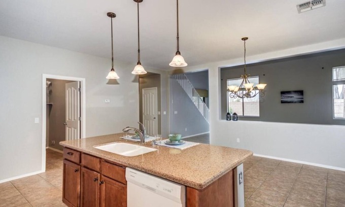Tuscano House | House completely furnished, (Pet friendly) backyard sunset view
