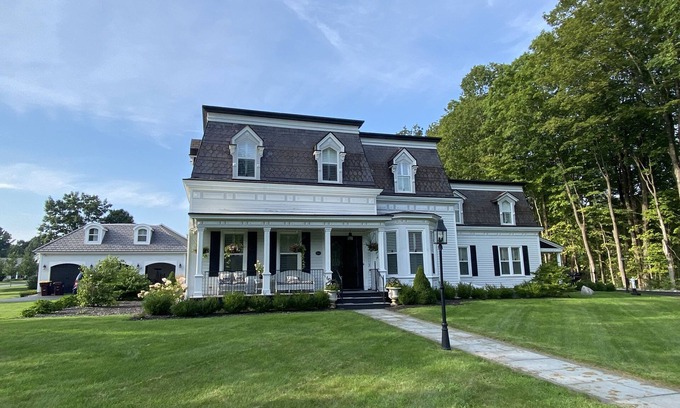 Saratoga Springs House | House & Cottage in fabulous Saratoga Springs: BELMONT, TRAVERS, HORSE RACING