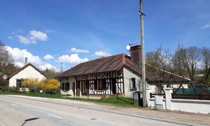 Dosches House | house country close to the city shops shops nearby
