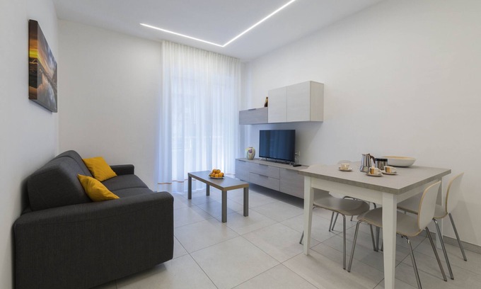 Alassio Apartment | House ESEDRA - " 2 " air conditioning, wifi, parking, tv led 40" - 100mt sea