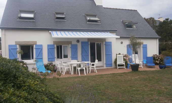 Concarneau House | HOUSE FACING THE SEA IN PRESQU'ILE DU CABELLOU