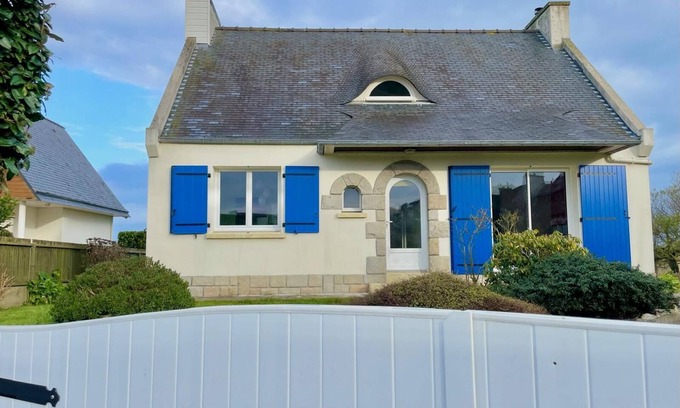 Henvic House | House-Family-Private Bathroom-Garden view